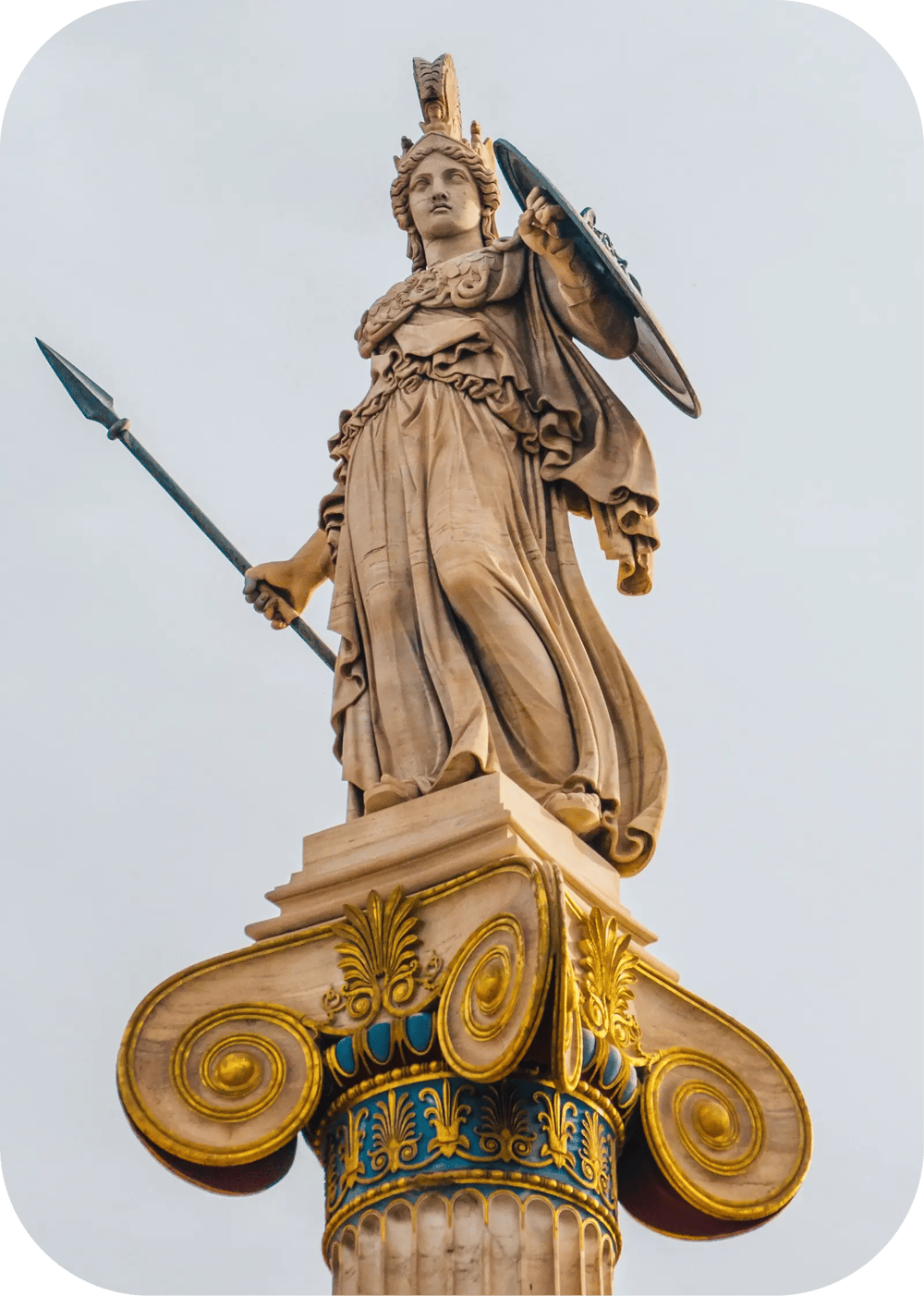 Photographie d'une statue d'Athéna et du bouclier égide Photographie d'une statue d'Athéna et du bouclier égide